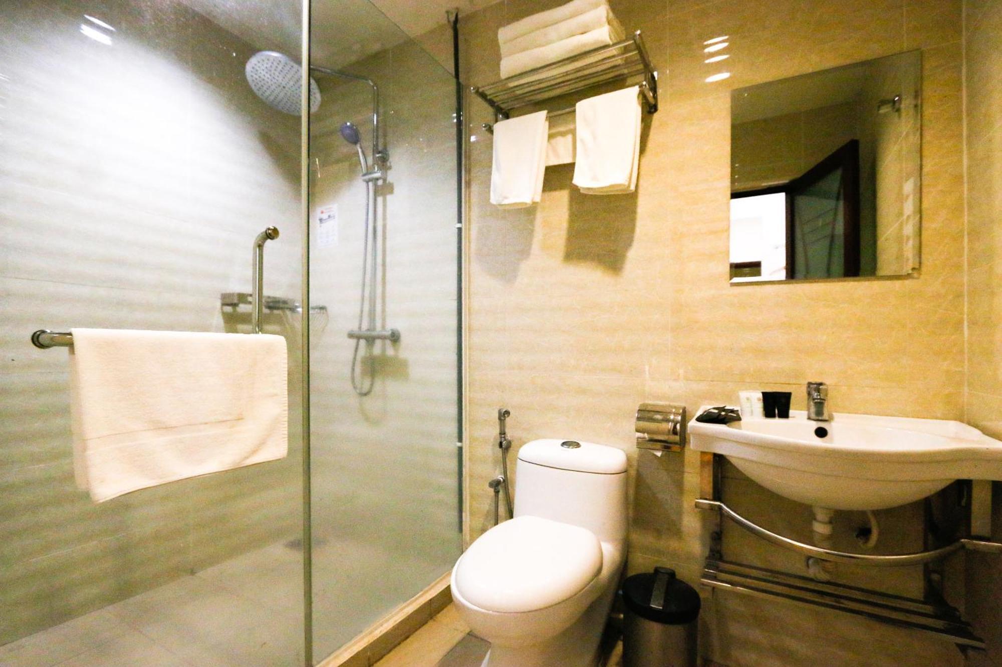 Golden Roof Ampang Hotel